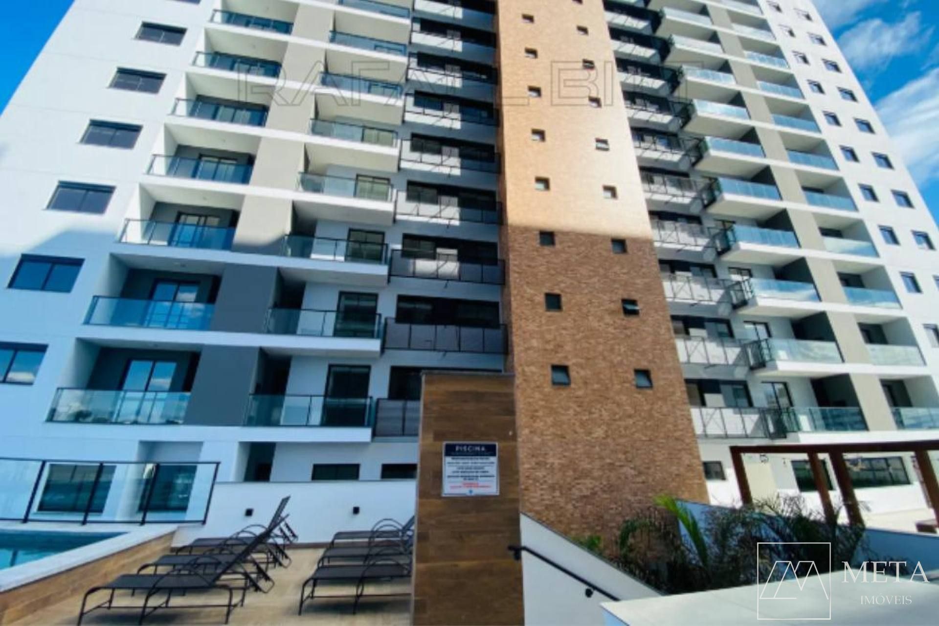 Apartamento com 3 dormitórios (1 suíte) em Areias - São José/SC