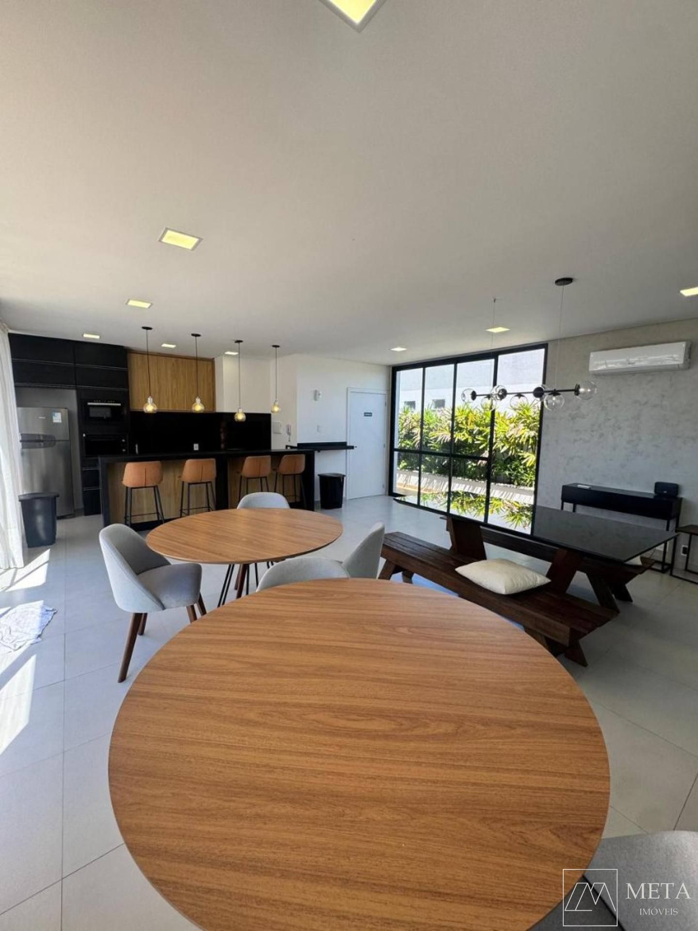 Apartamento com 2 dormitórios na Serraria - São José/SC