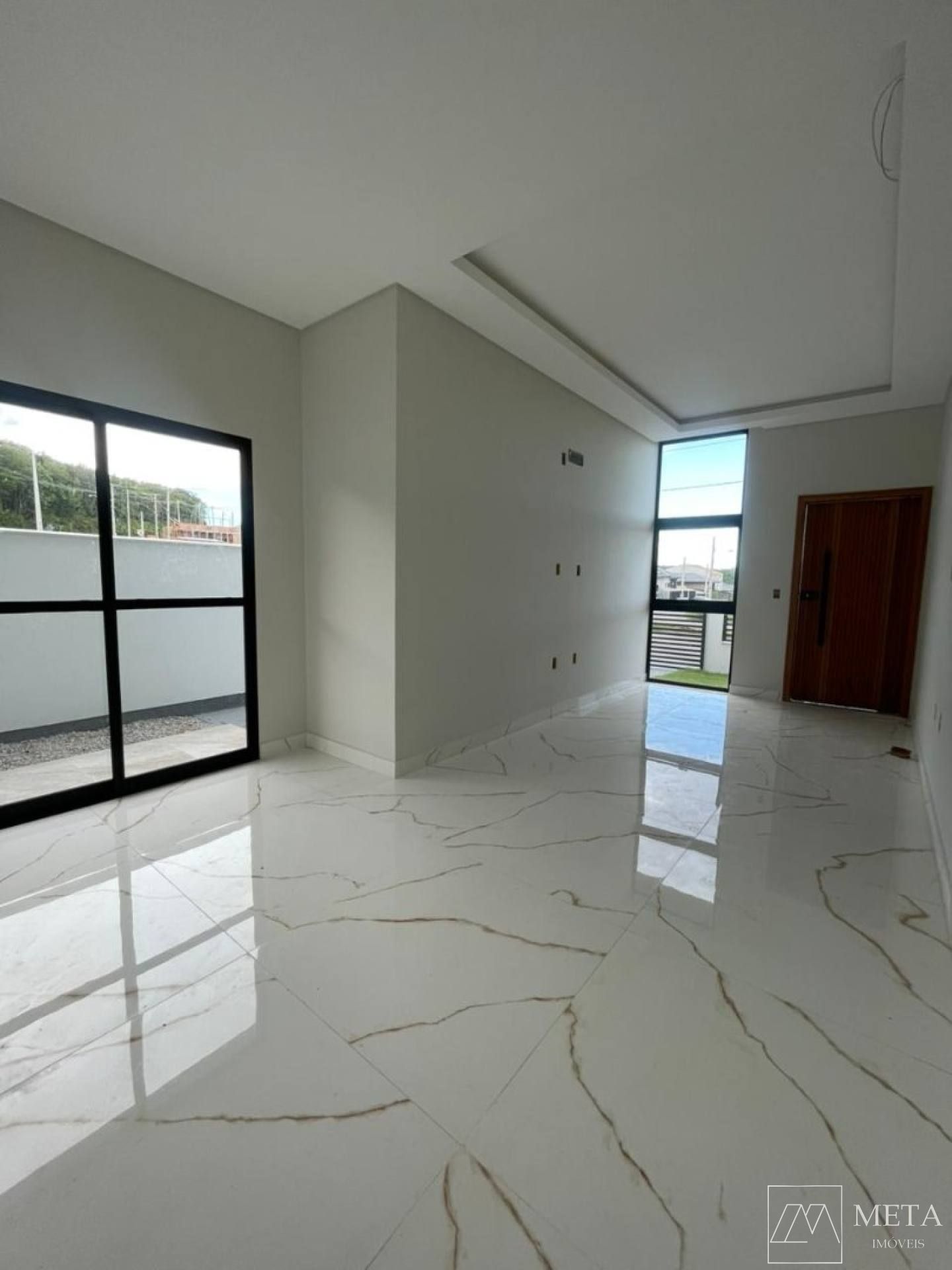 Casa com 2 dormitórios (1 suíte) em Forquilhas - São José/SC