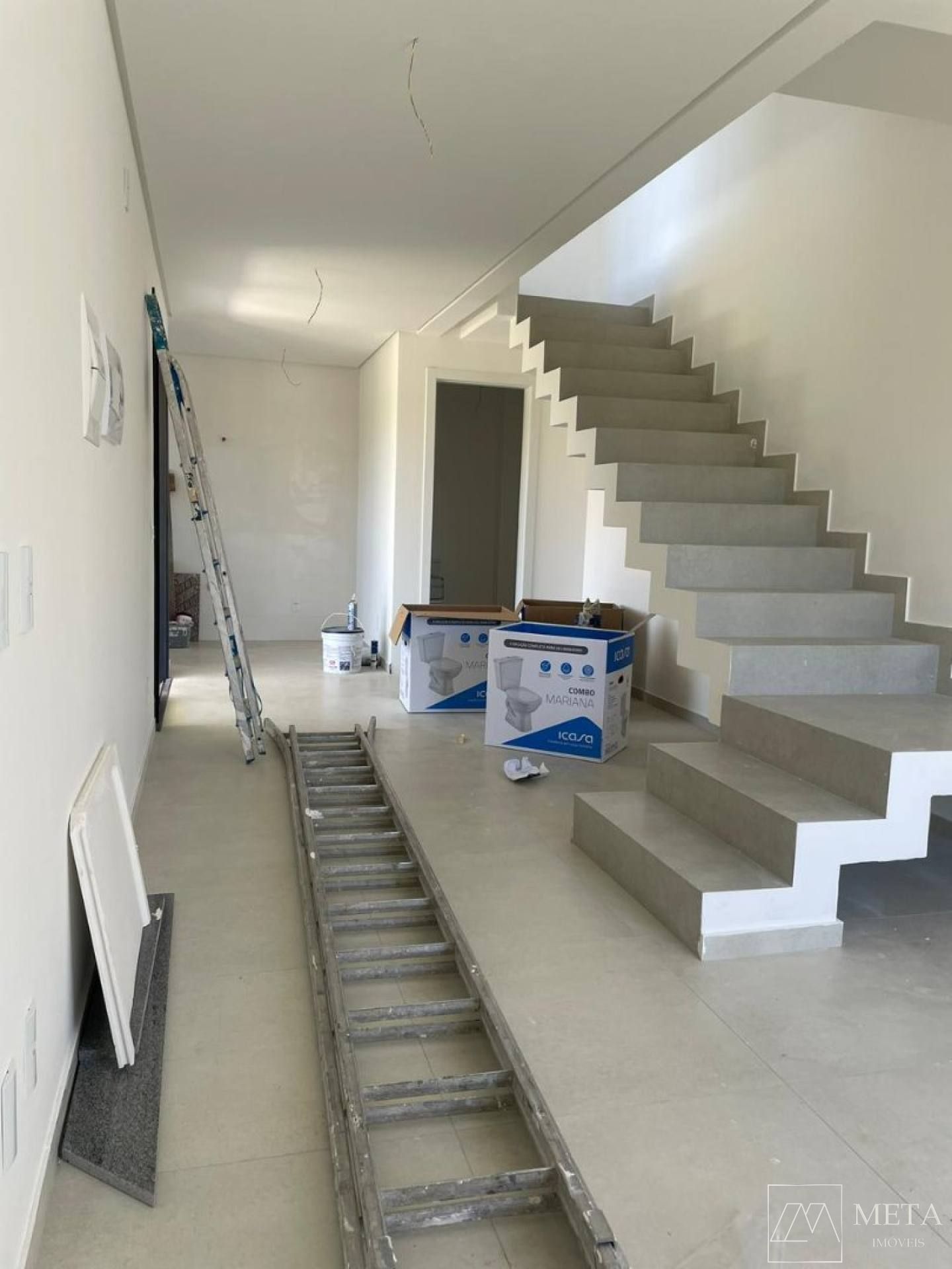 Casa com 3 dormitórios (1 suíte) no Sertão do Maruim - São José/SC