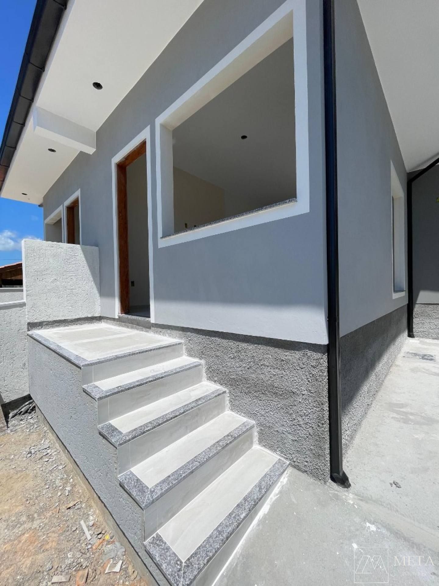 Casa com 2 dormitórios em Forquilhas - São José/SC