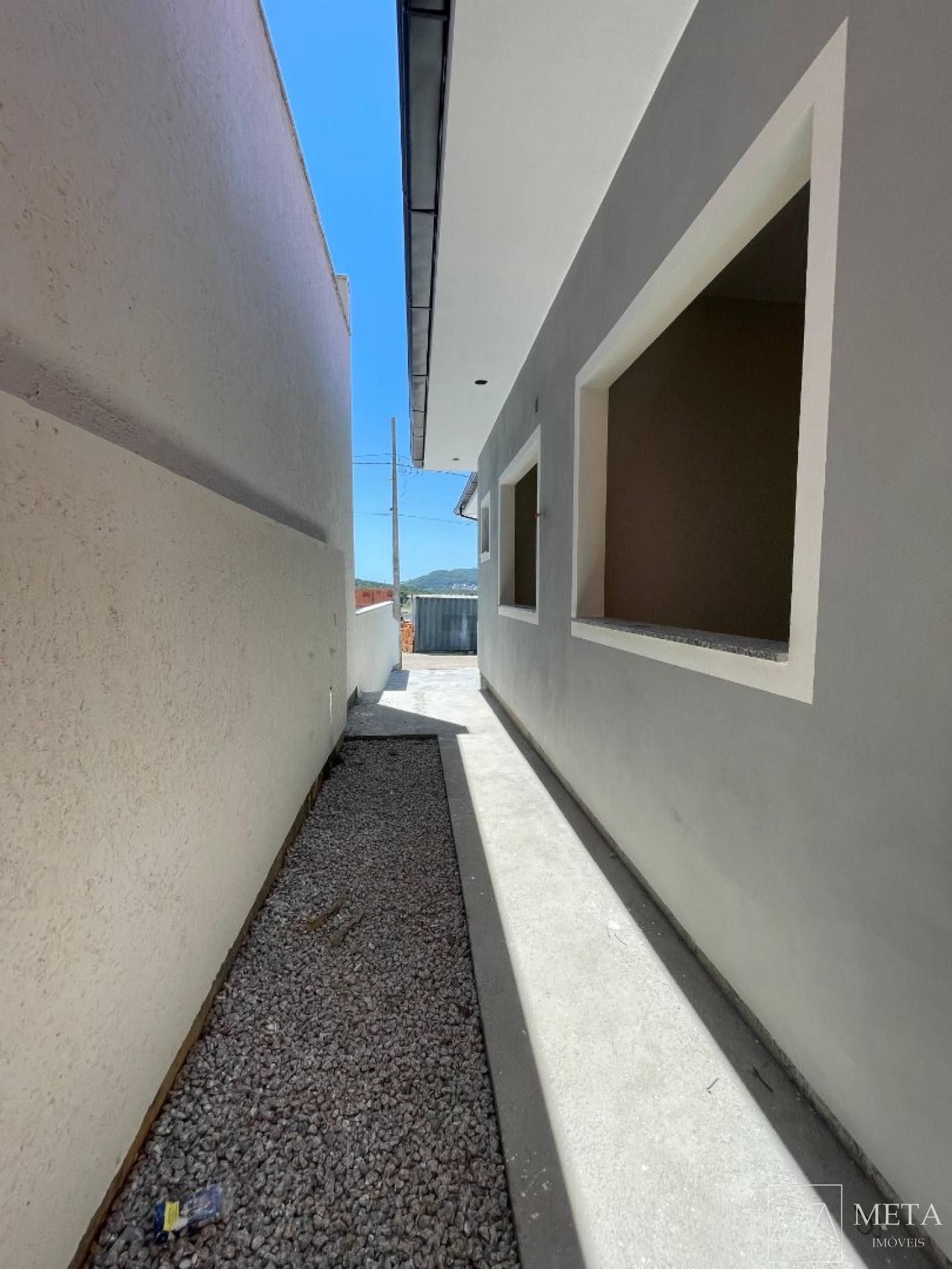 Casa com 2 dormitórios em Forquilhas - São José/SC