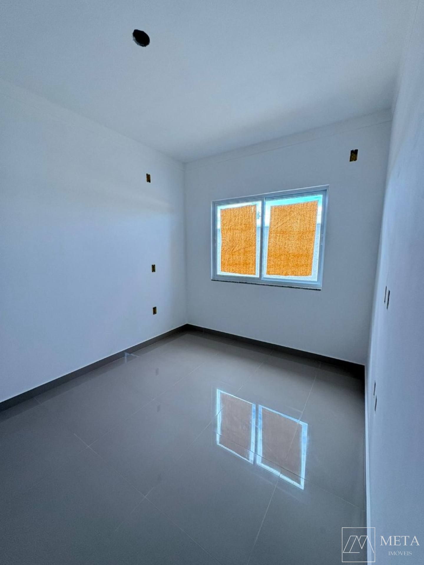 Casa com 3 dormitórios (1 suíte) no Sertão do Maruim - São José/SC