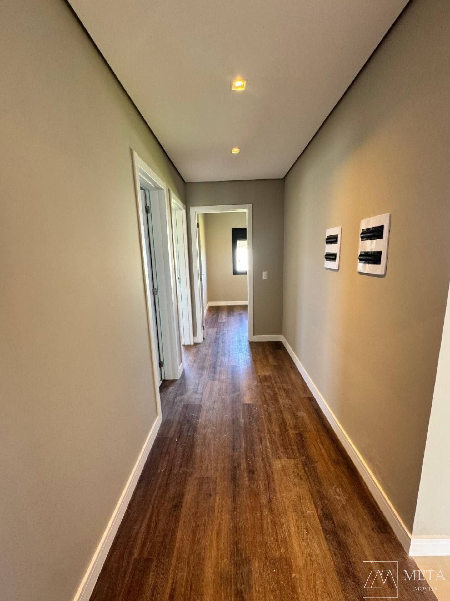 Casa com 3 dormitórios (1 suíte) em Areias - São José/SC