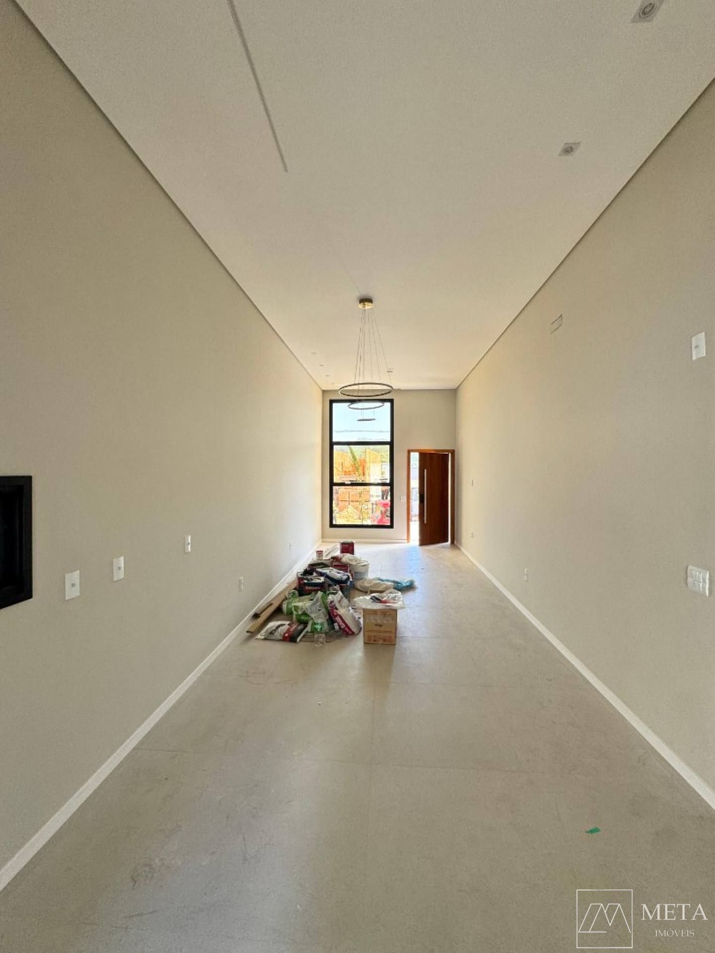 Casa com 3 dormitórios (1 suíte) em Forquilhas - São José/SC