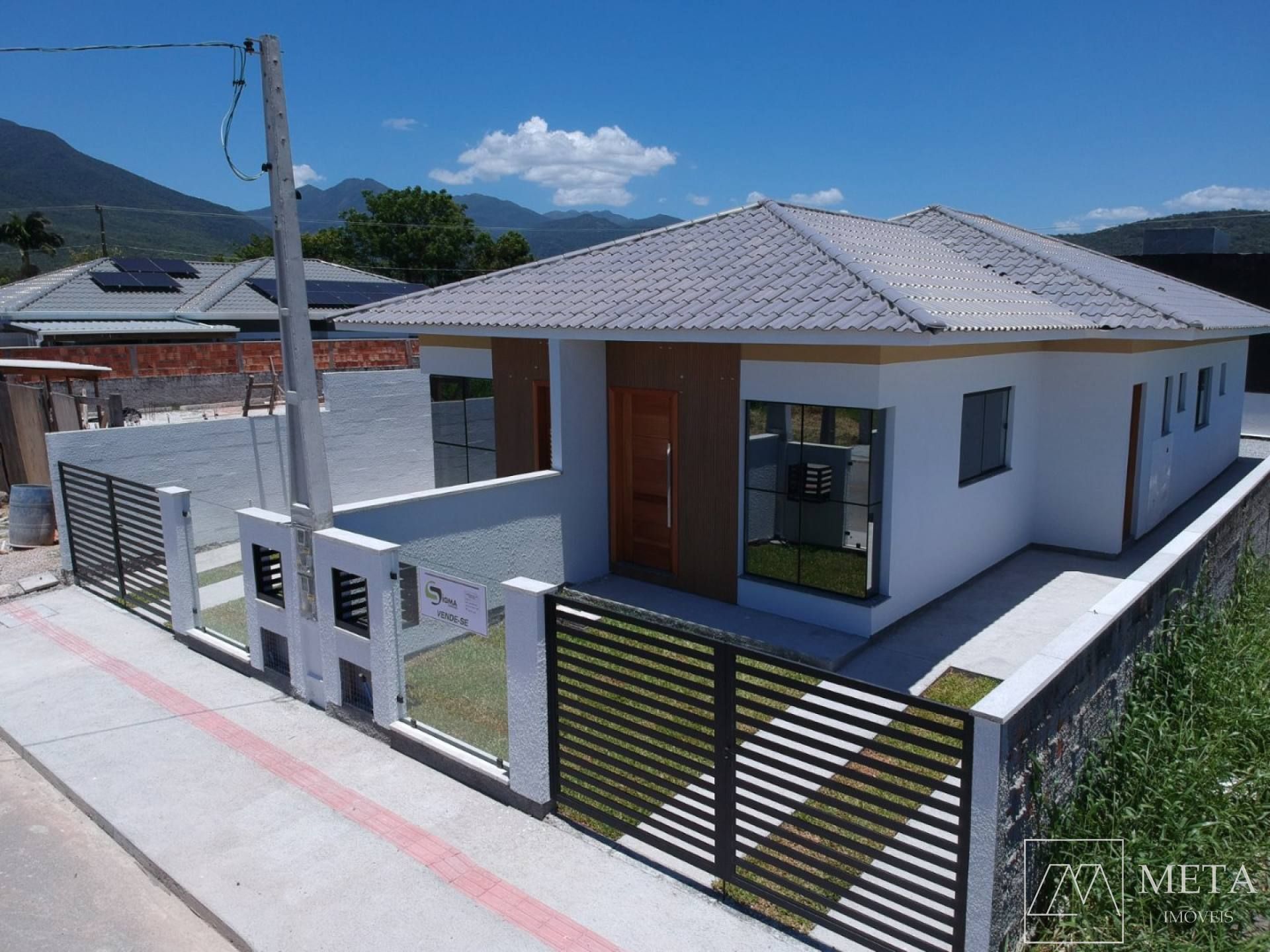 Casa com 2 dormitórios (1 suíte) na Guarda do Cubatão - Palhoça/SC