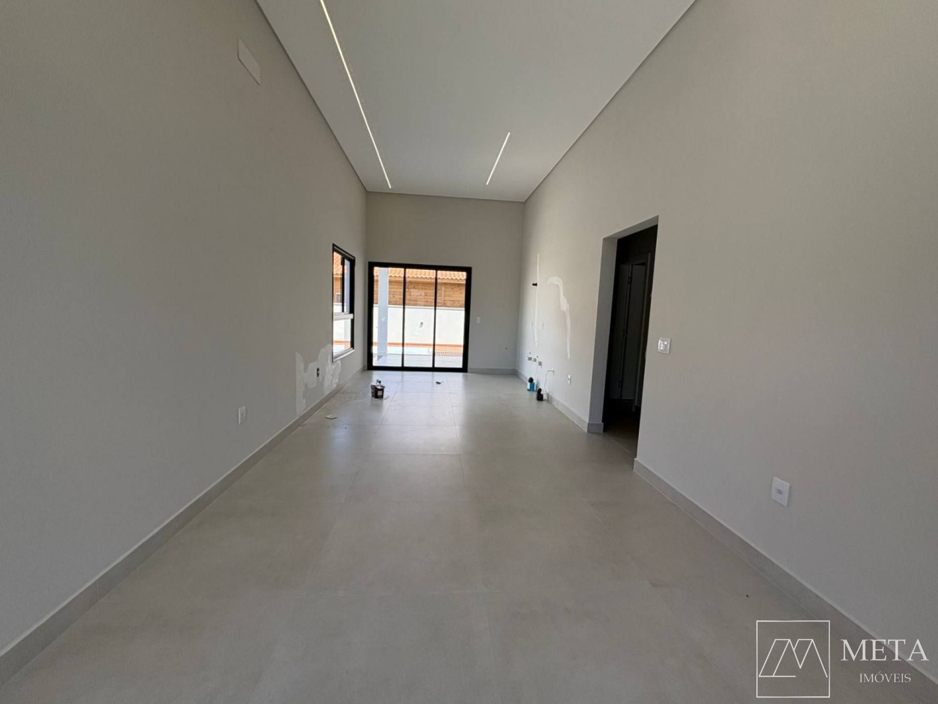 Casa com 3 dormitórios (1 suíte) em Forquilhas - São José/SC