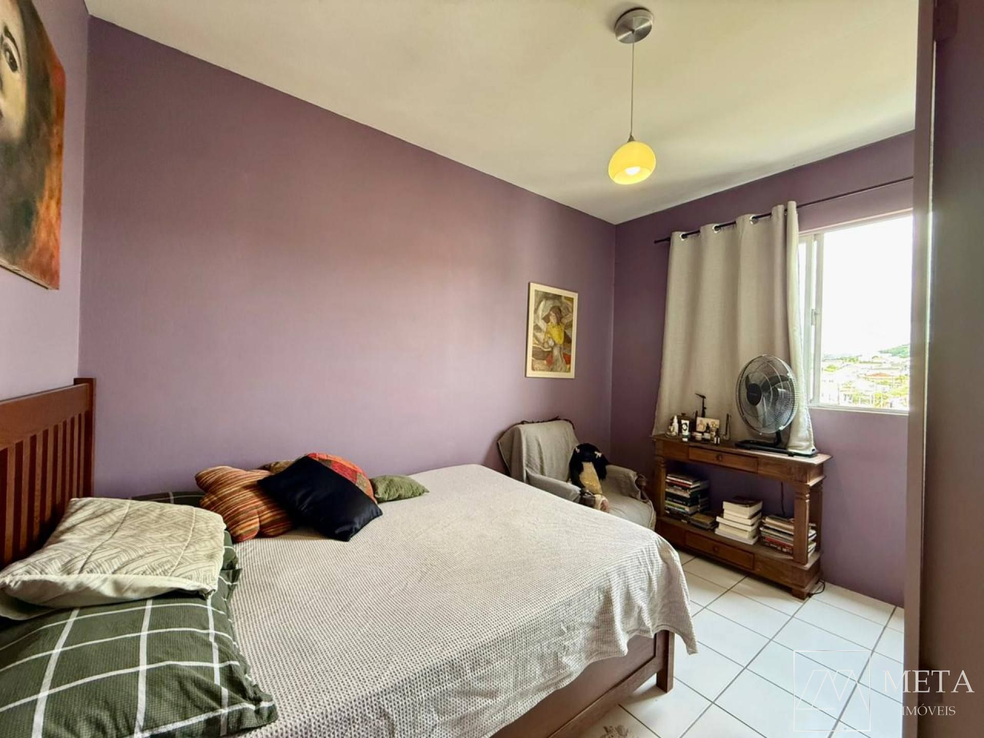 Apartamento com 2 dormitórios na Serraria - São José/SC