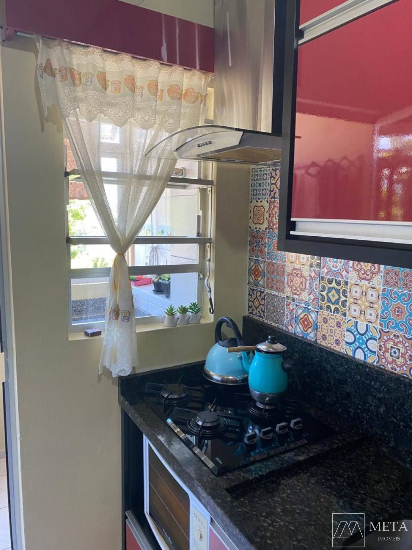 Apartamento com 2 dormitórios na Serraria - São José/SC