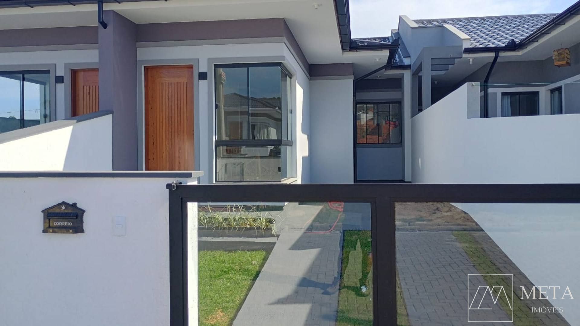 Casa com 2 dormitórios em Forquilhas - São José/SC