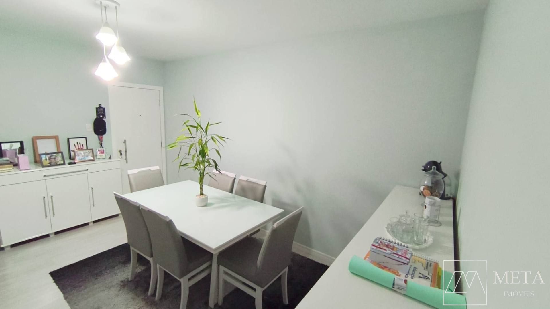 Apartamento com 2 dormitórios no Abraão - Florianópolis/SC