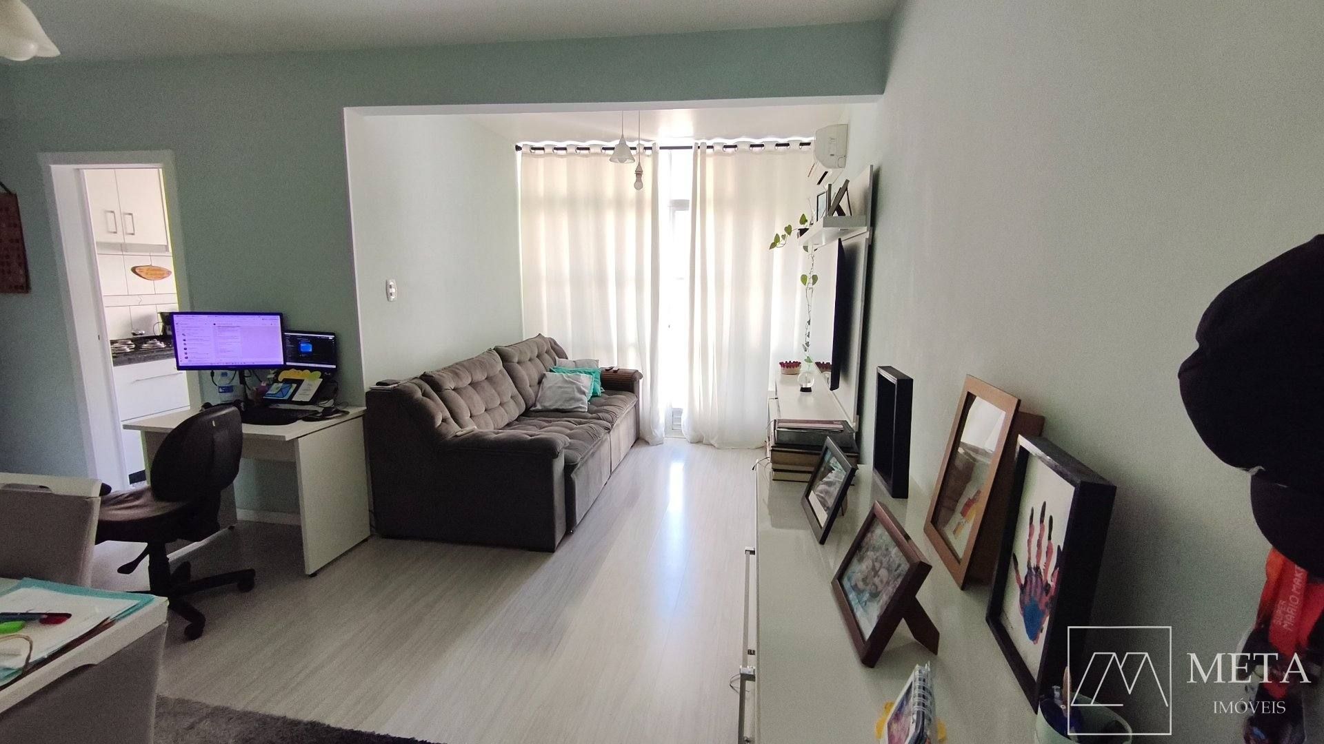 Apartamento com 2 dormitórios no Abraão - Florianópolis/SC