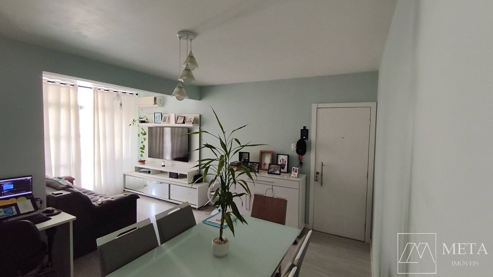 Apartamento com 2 dormitórios no Abraão - Florianópolis/SC