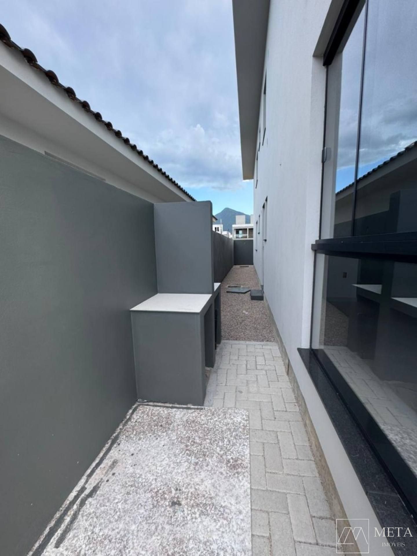 Apartamento com 2 dormitórios (1 suíte) na Nova Palhoça - Palhoça/SC