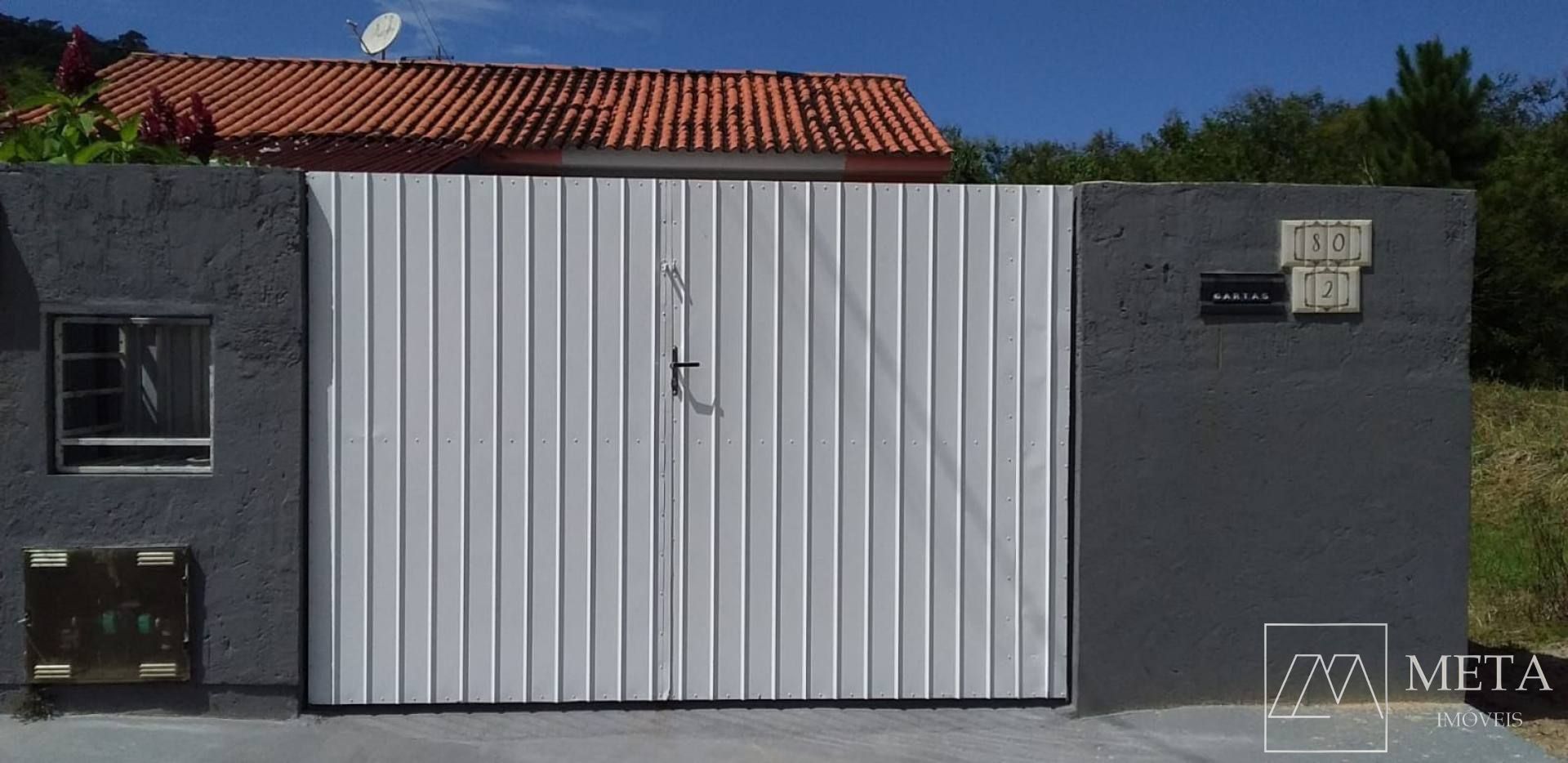 Casa com 2 dormitórios em Potecas - São José/SC