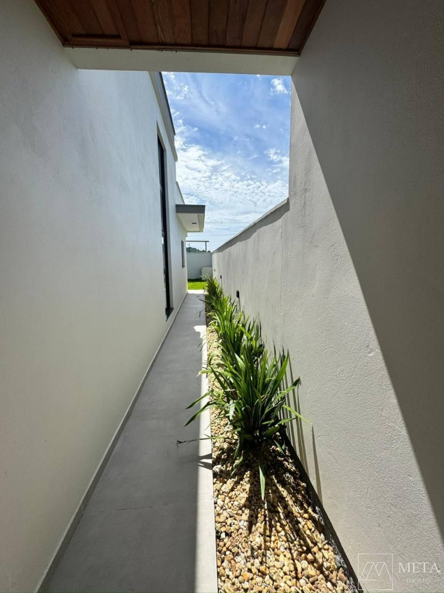 Casa com 3 dormitórios (1 suíte) no Sertão do Maruim - São José/SC