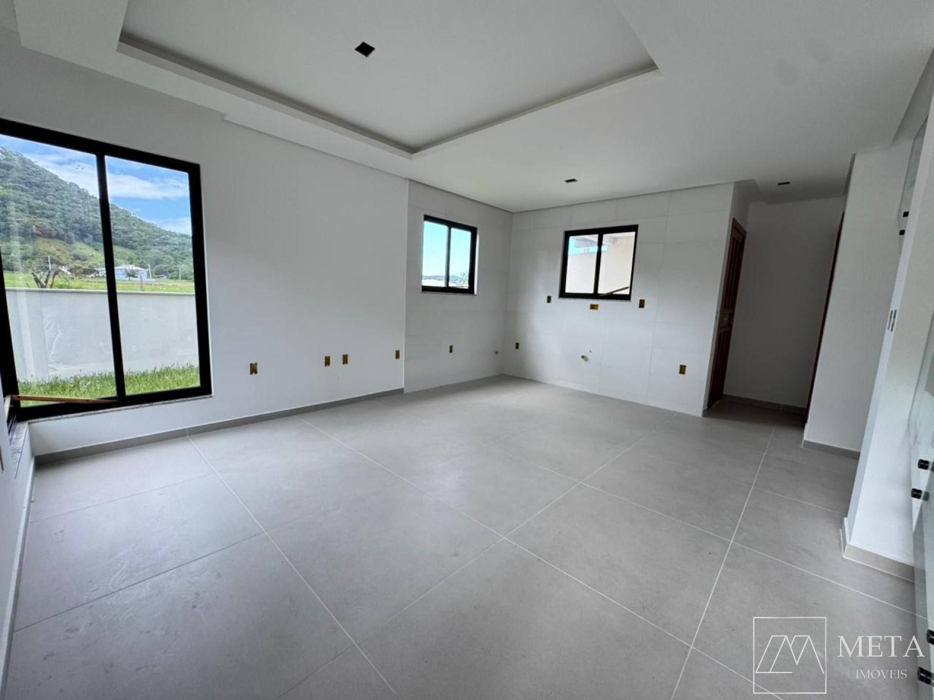 Sobrado com 3 dormitórios (1 suíte) em Forquilhas - São José/SC