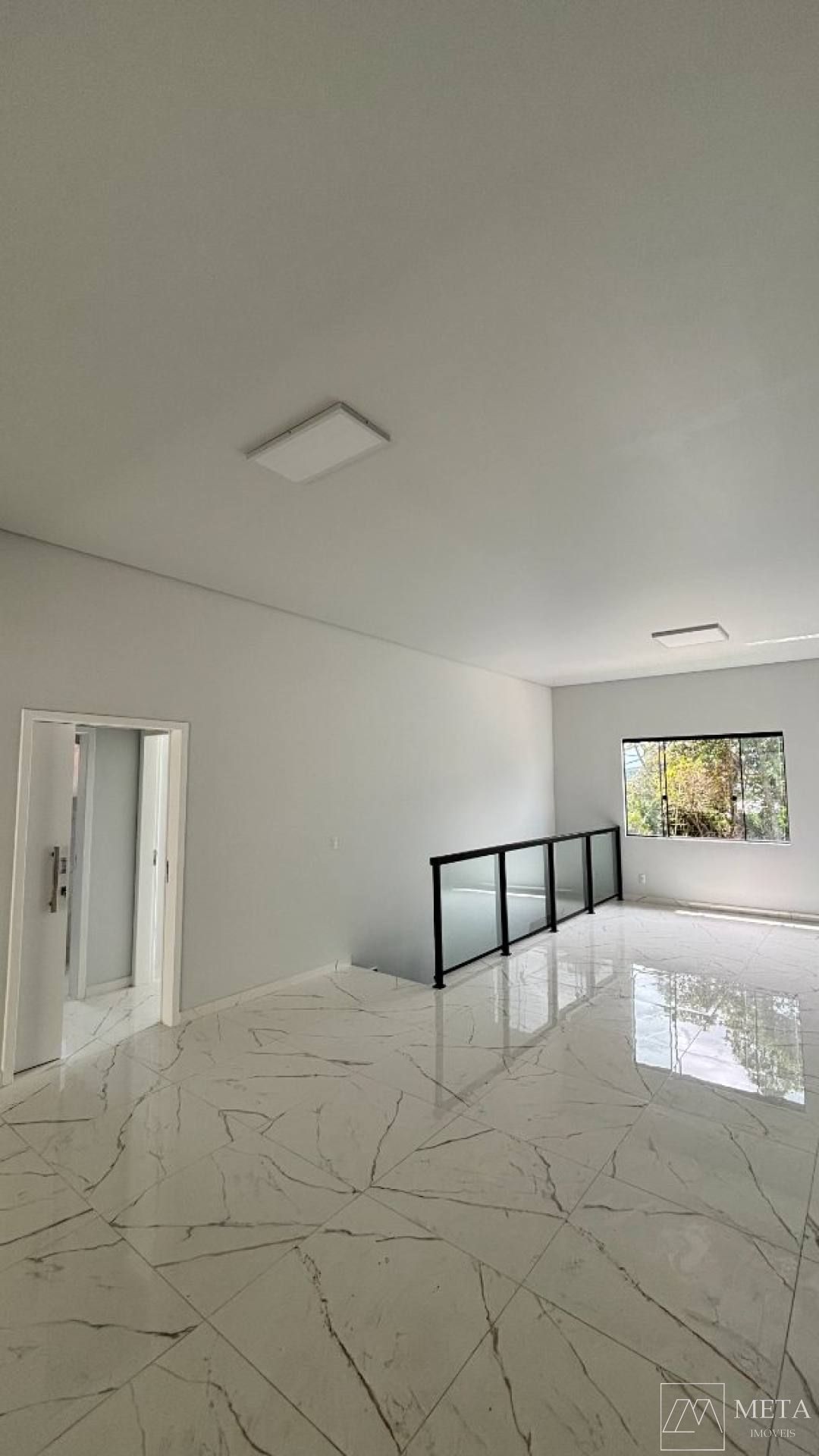 Casa com 2 dormitórios (1 suíte) em Forquilhas - São José/SC