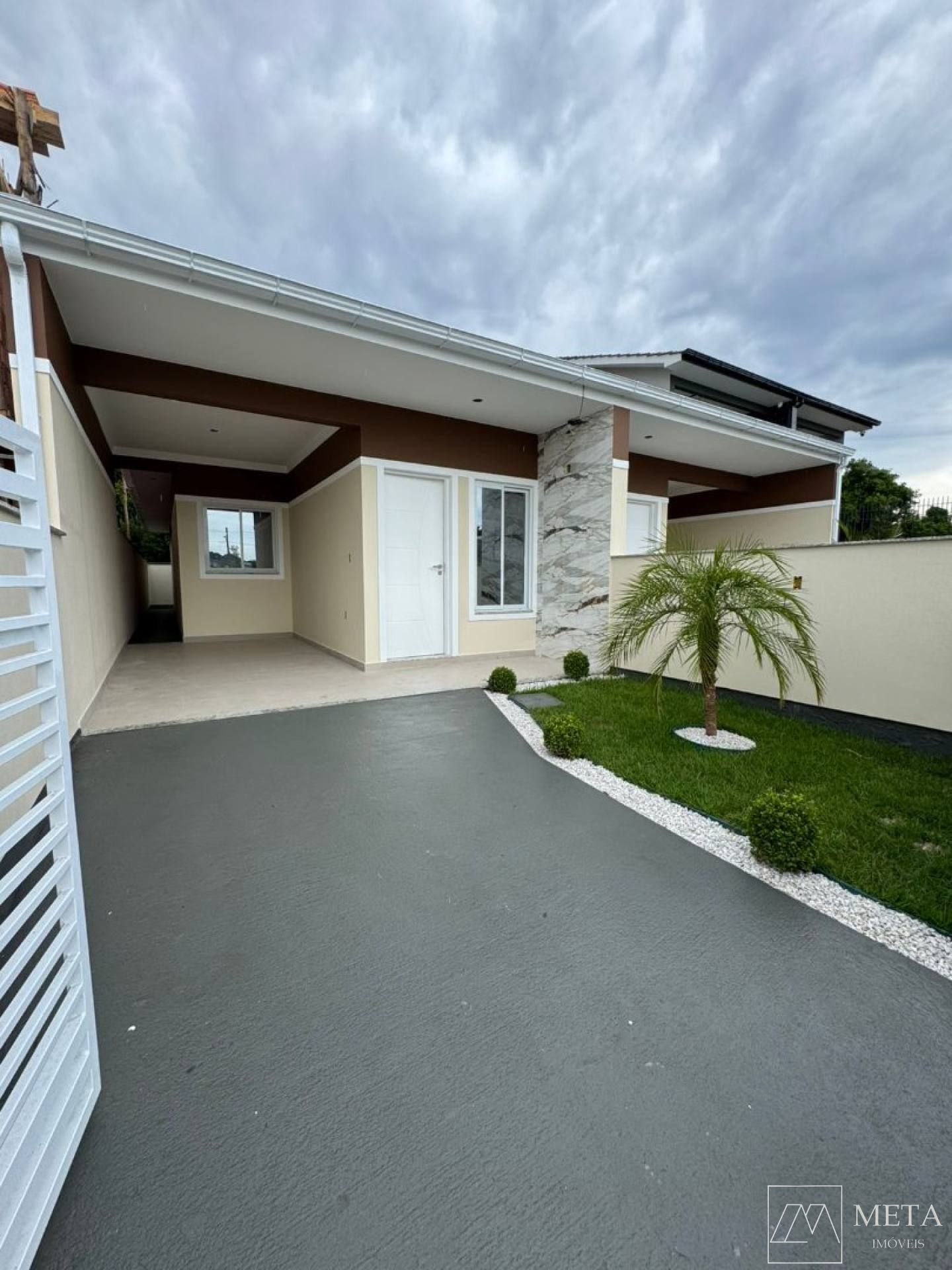 Casa com 2 dormitórios no Sertão do Maruim - São José/SC