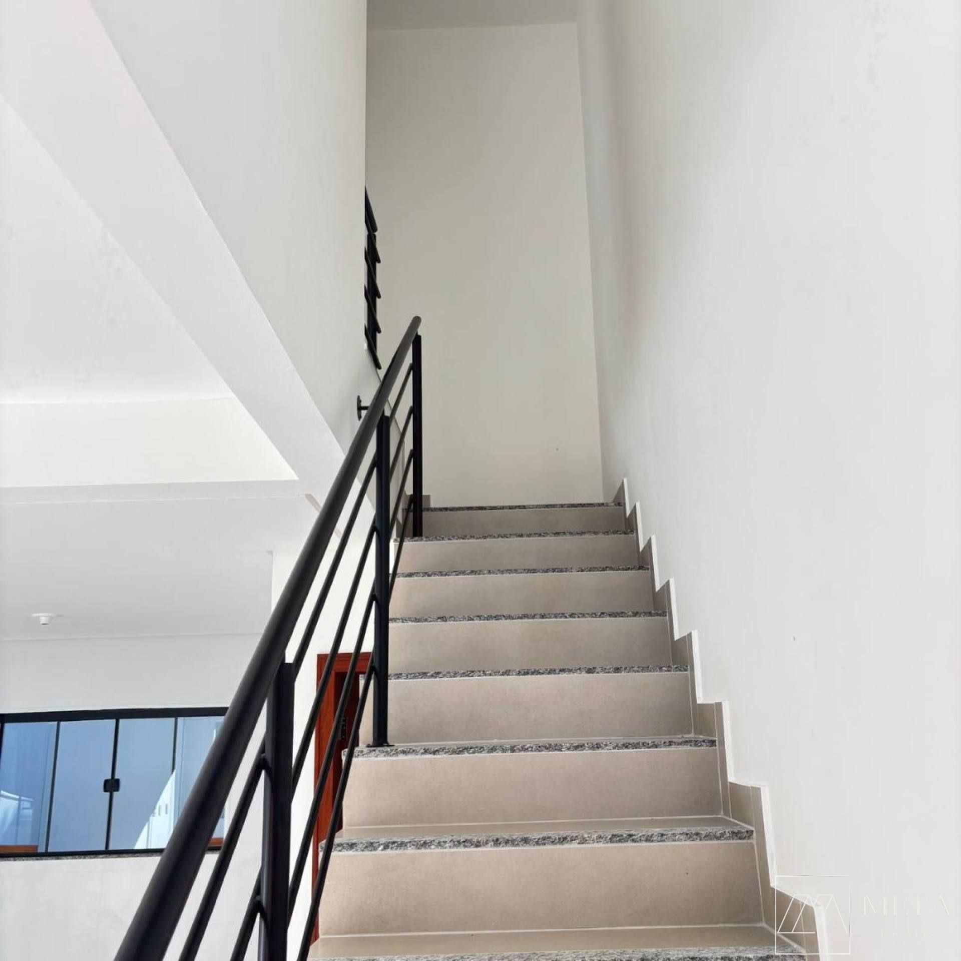 Sobrado com 3 dormitórios em Forquilhas - São José/SC