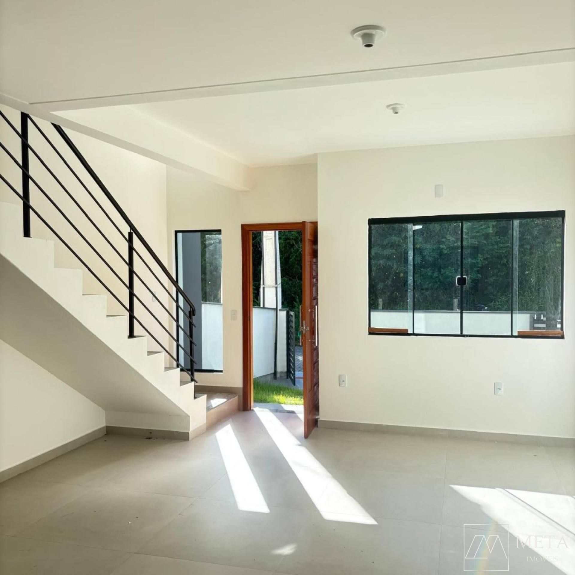 Sobrado com 3 dormitórios em Forquilhas - São José/SC