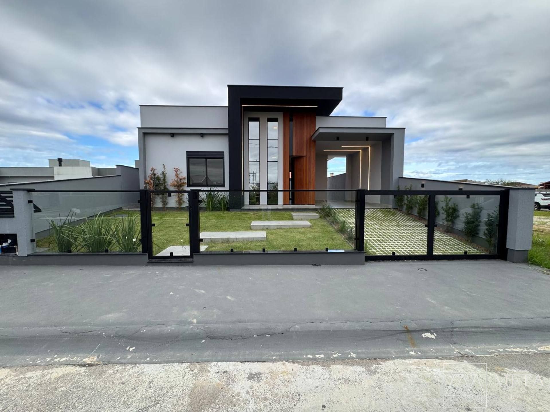 Casa com 3 dormitórios (1 suíte) na Barra do Aririu - Palhoça/SC