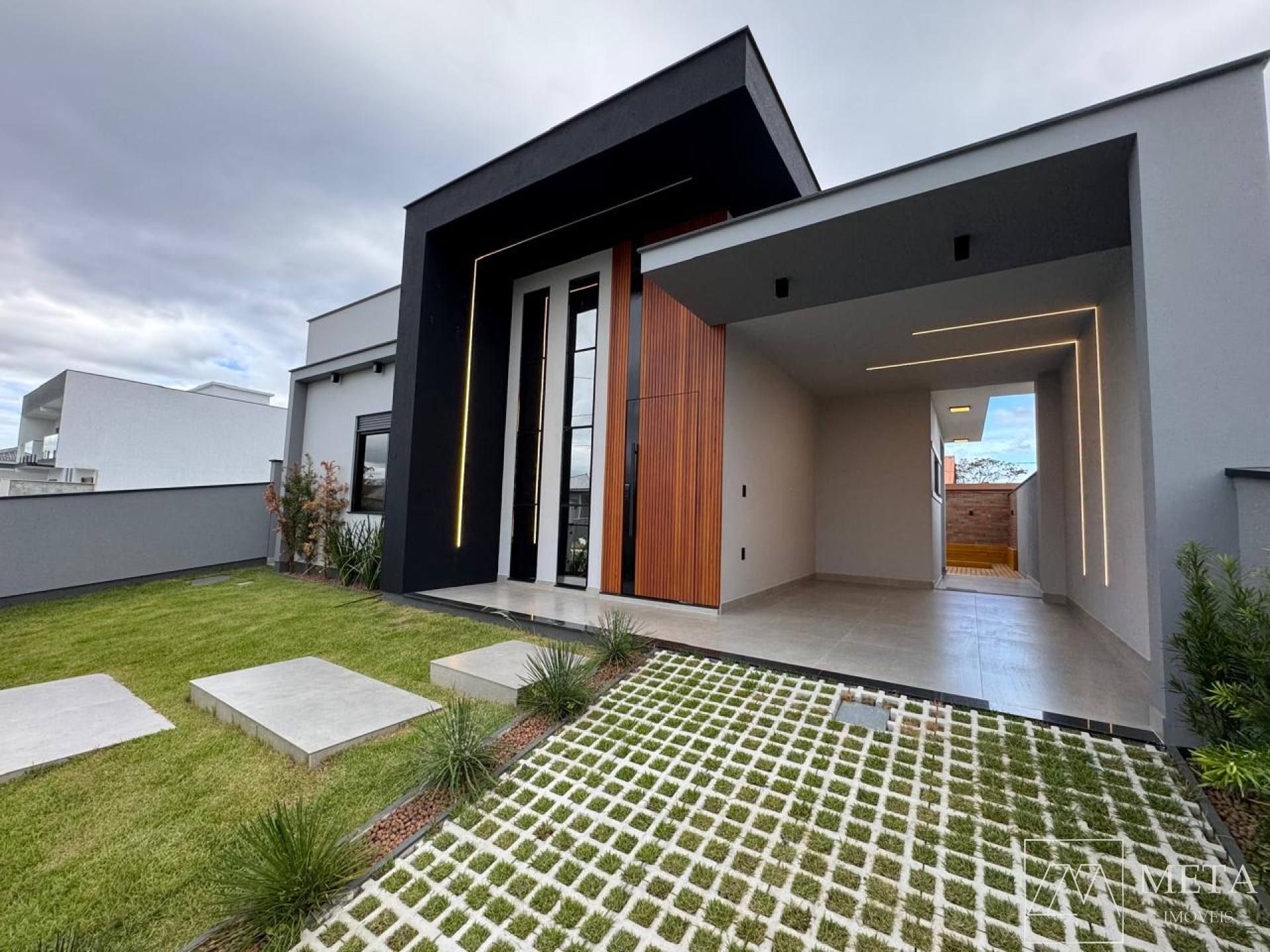 Casa com 3 dormitórios (1 suíte) na Barra do Aririu - Palhoça/SC