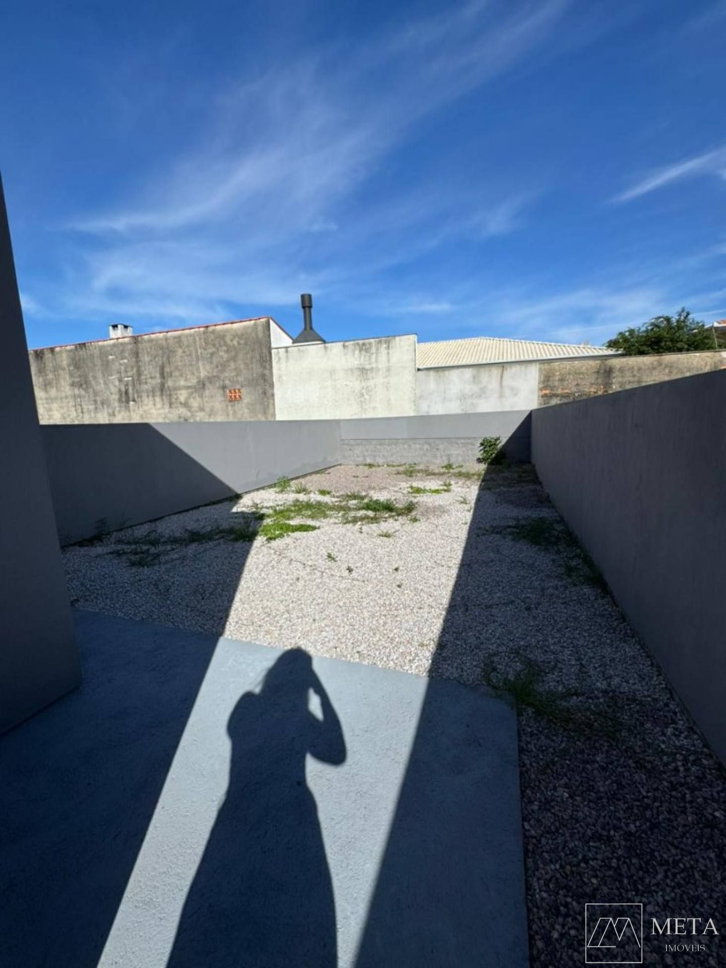 Casa com 2 dormitórios (1 suíte) em Serraria - São José/SC