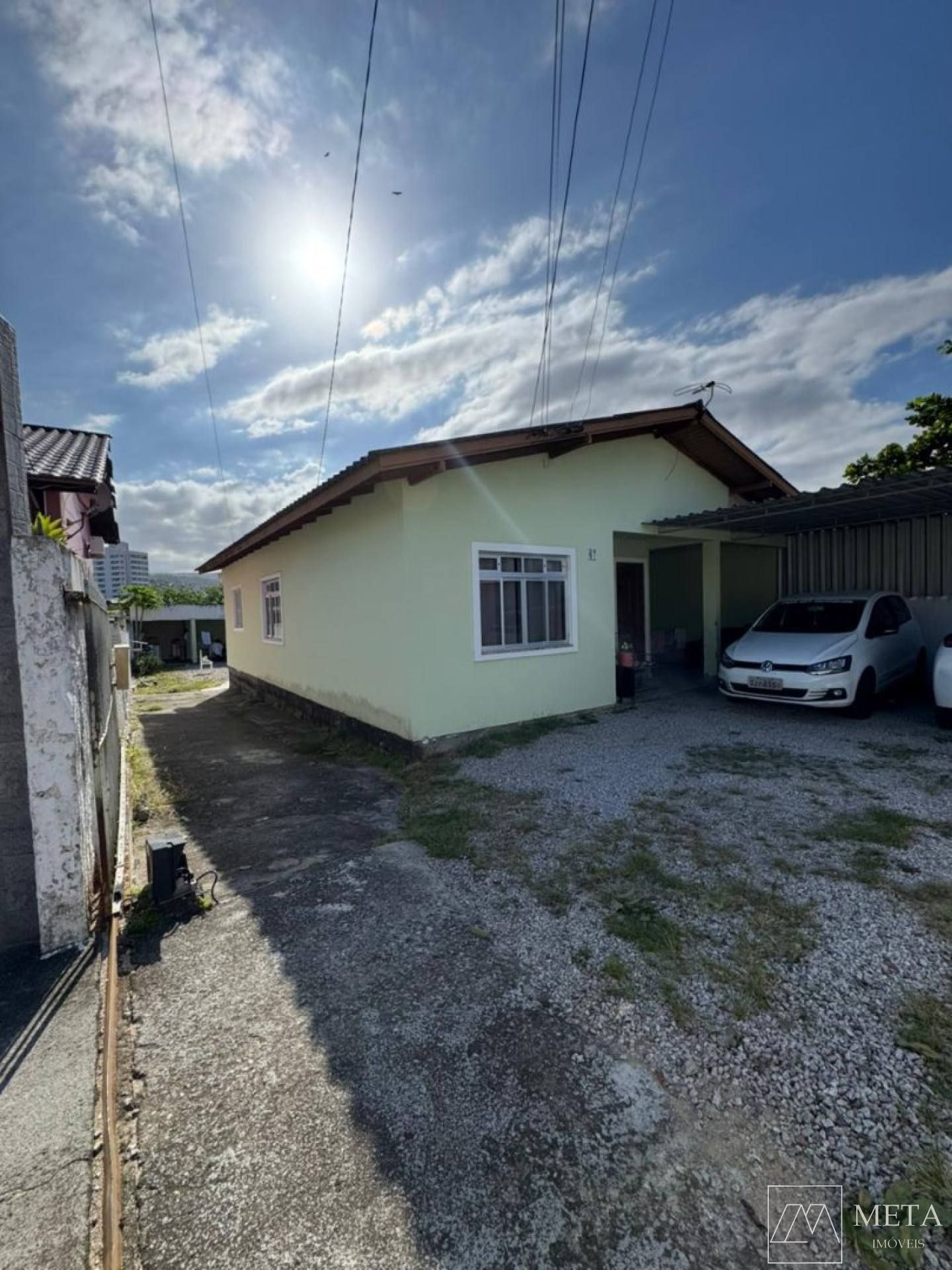 Casa com edícula em Areias - São José/SC