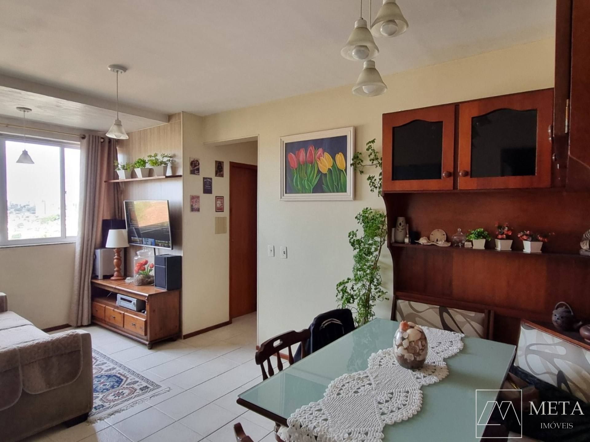 Apartamento com 2 dormitórios em Serraria - São José/SC