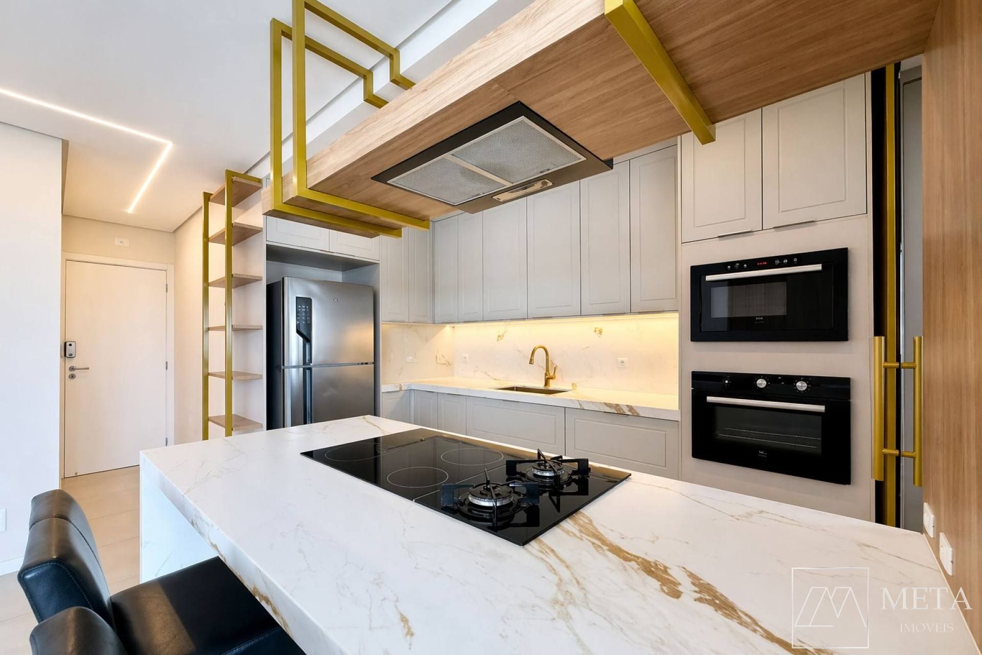 Apartamento com 3 dormitórios (2 suítes) em Barreiros - São José/SC