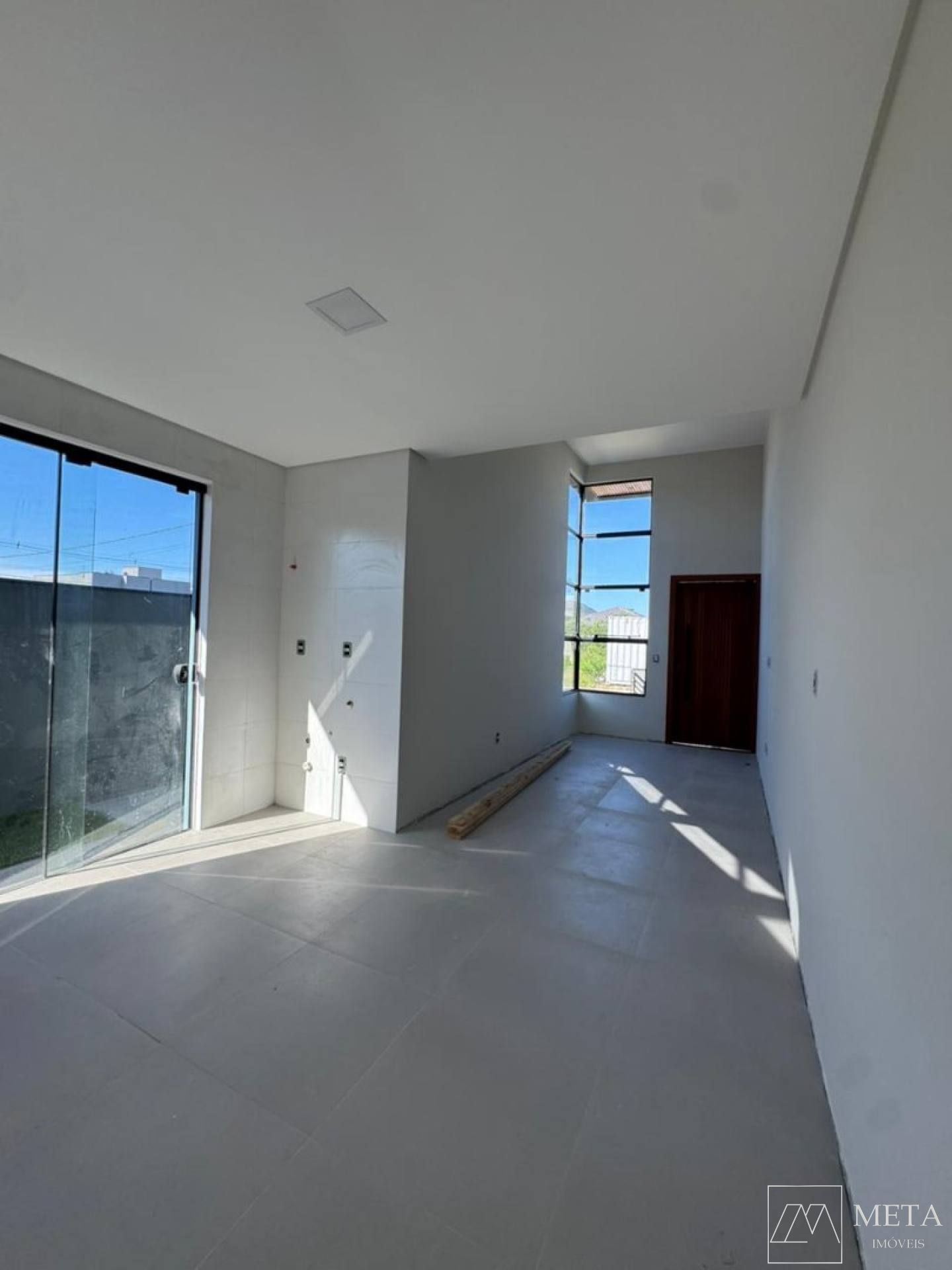 Casa com 2 dormitórios (1 suíte) em Forquilhas - São José/SC