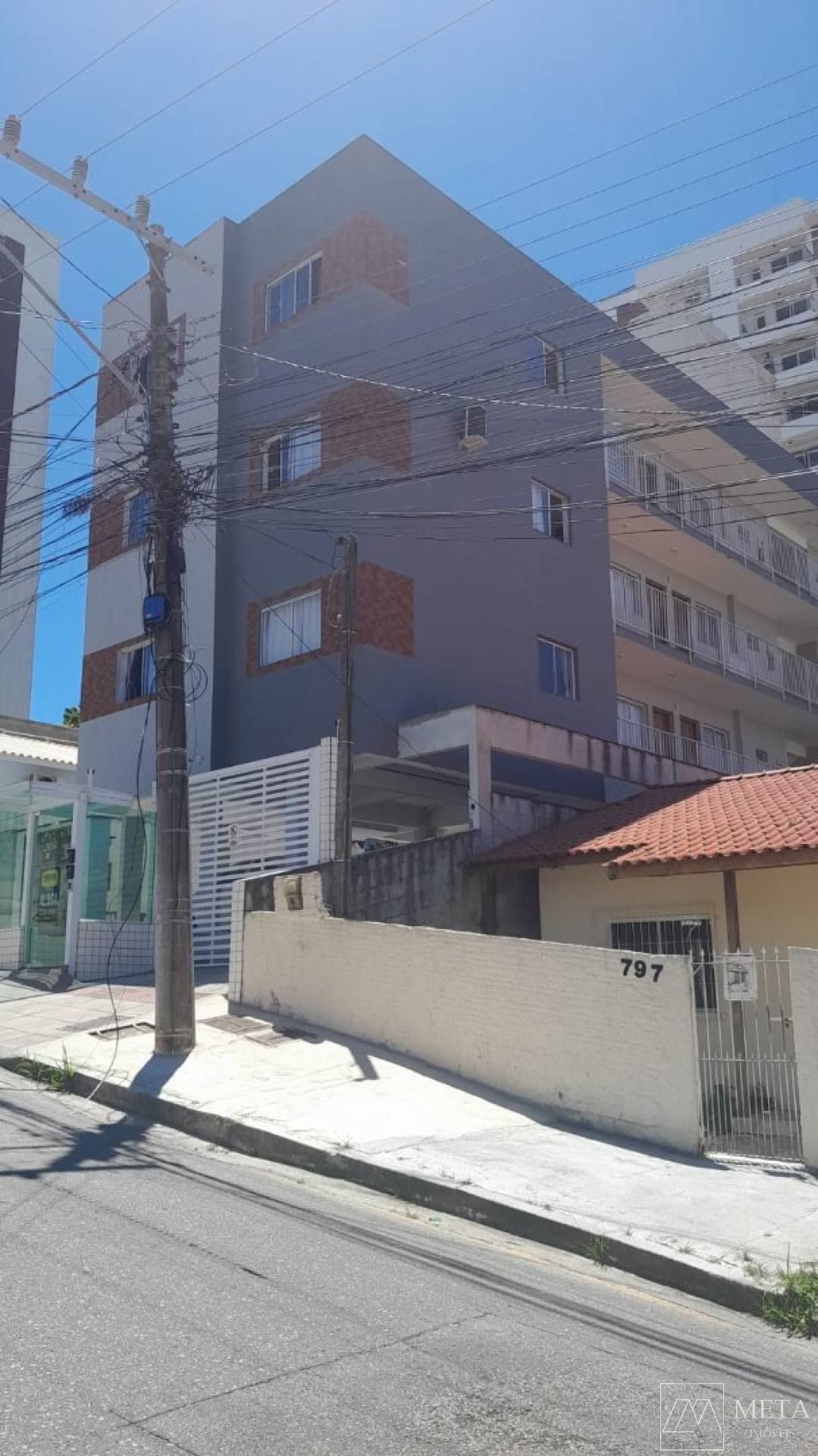 Prédio à Venda em Região Valorizada, Ideal para Investimento em Barreiros - São José/SC