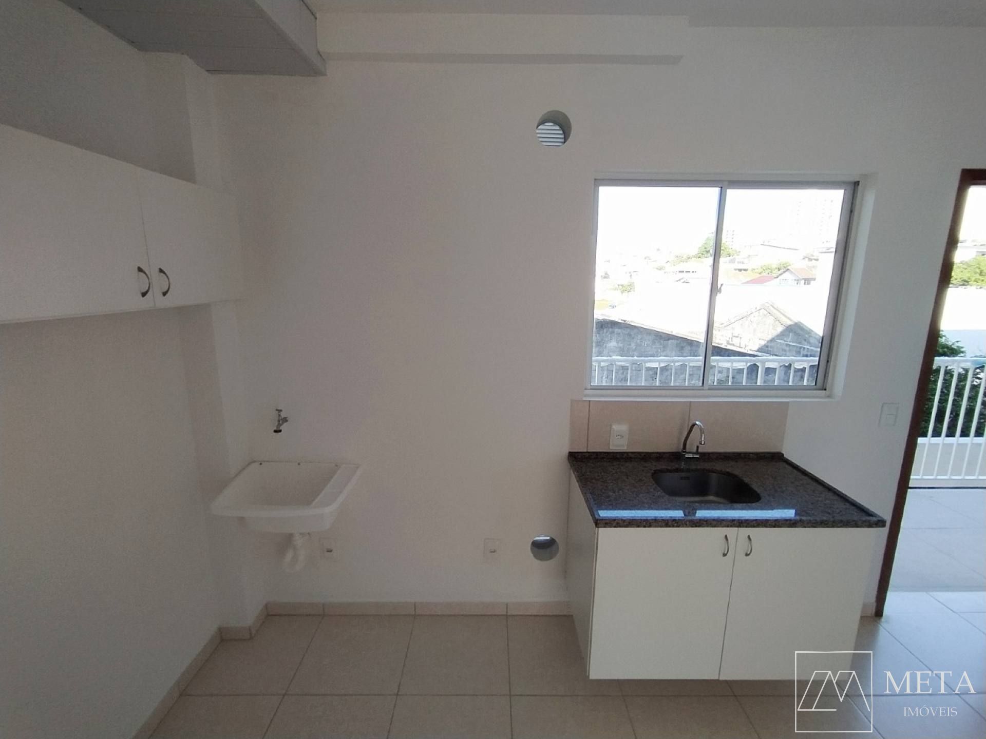 Prédio à Venda em Região Valorizada, Ideal para Investimento em Barreiros - São José/SC