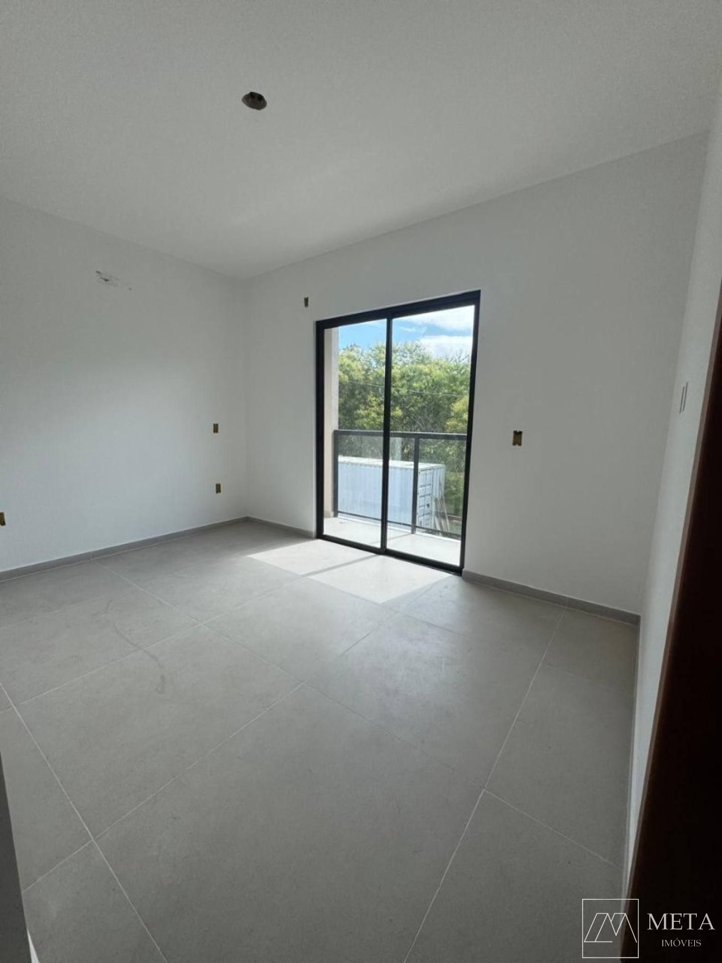 SOBRADO COM 2 SUITES NO LISBOA