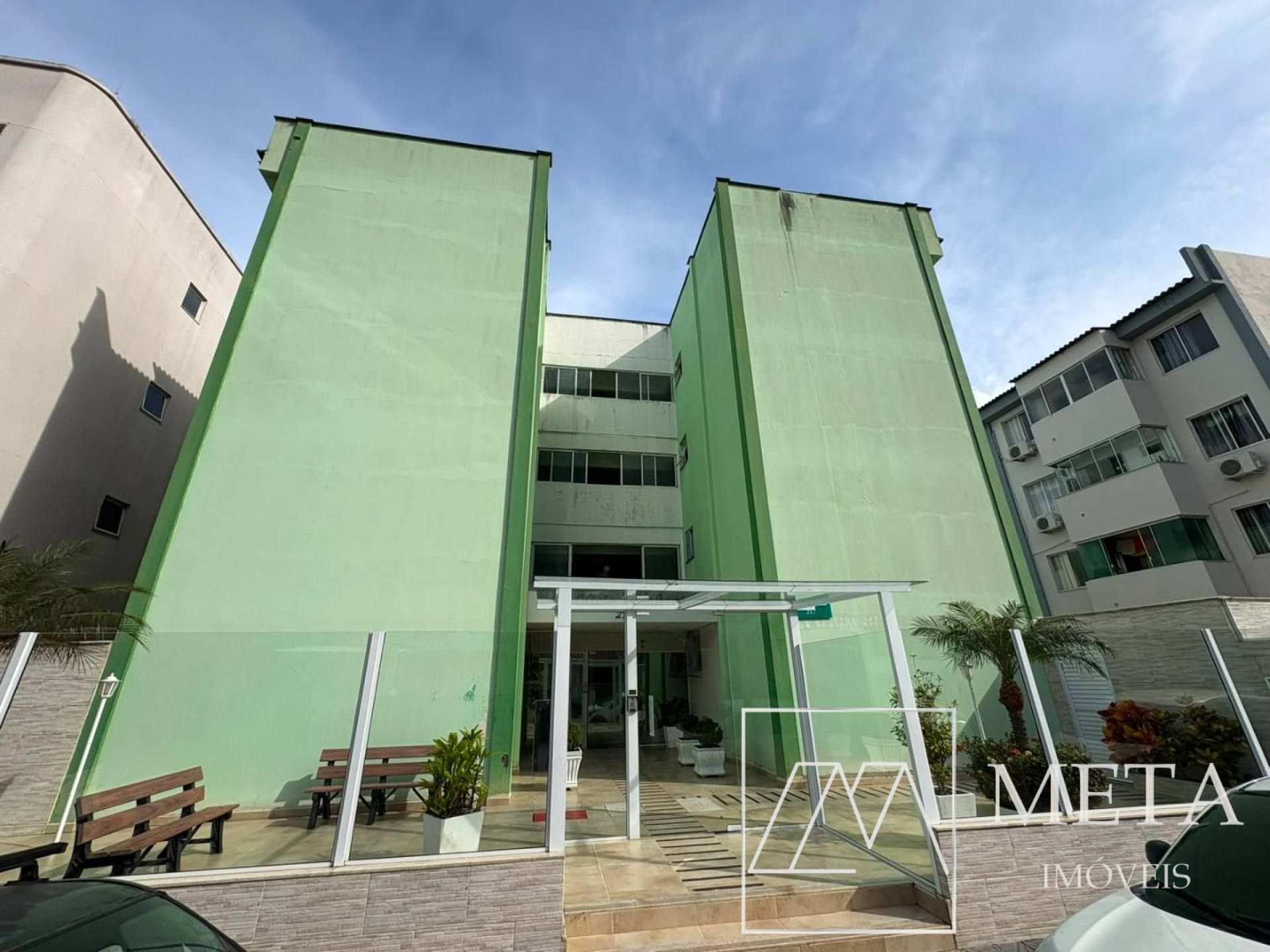 Apartamento Floresta/São José 3 Dormitórios.
