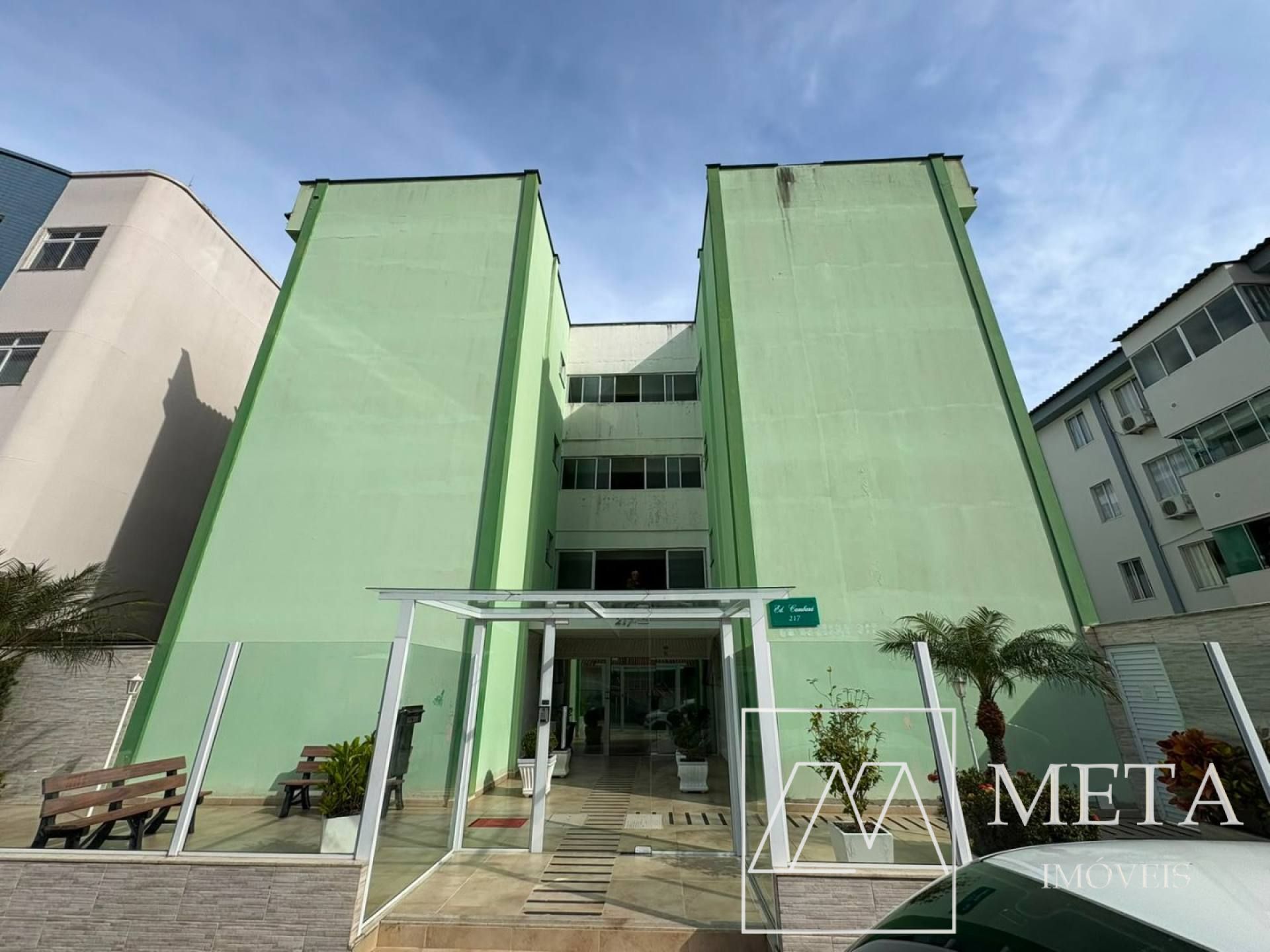 Apartamento Floresta/São José 3 Dormitórios.