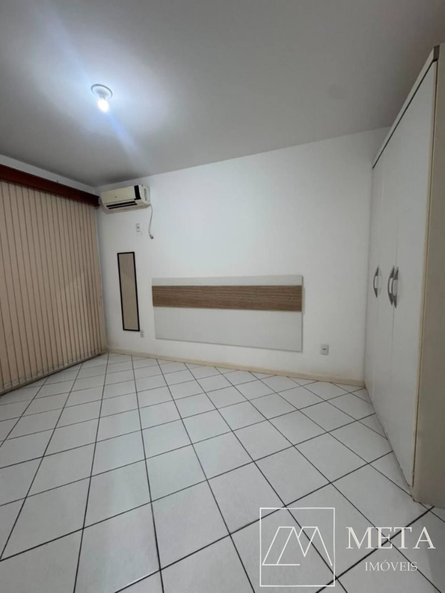Apartamento à venda no Roçado.