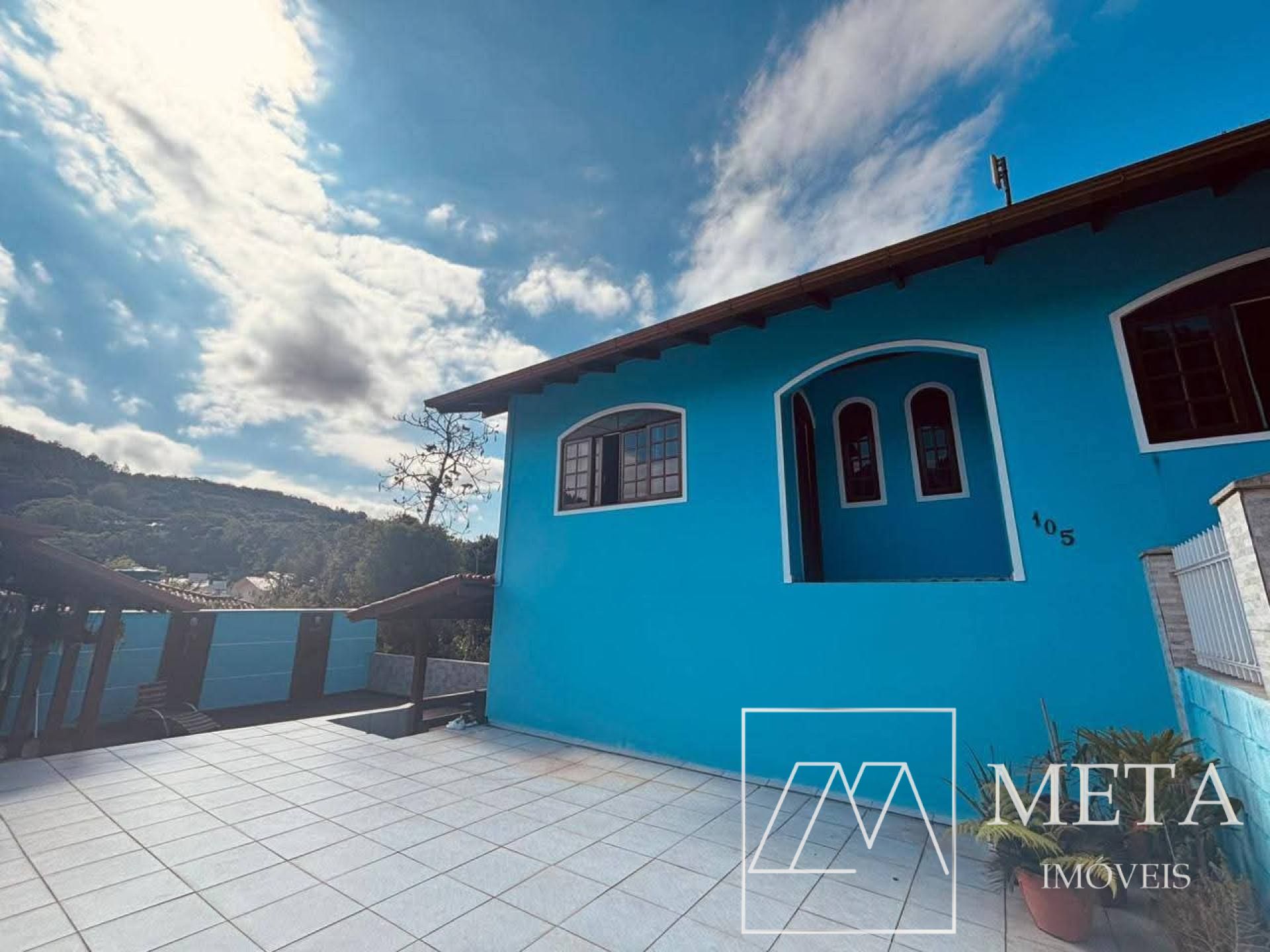 Casa Ampla à venda com Piscina em Gov. Celso Ramos