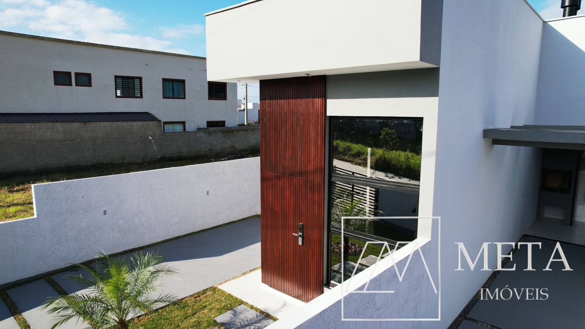 Casas Novas na Guarda do Cubatão – Terreno de Esquina na Avenida Principal