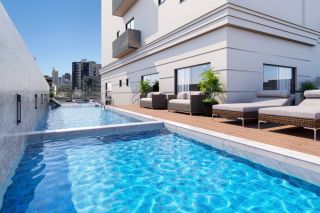 EMPREENDIMENTO A 80 METROS DO MAR COM 02 SUÍTES
