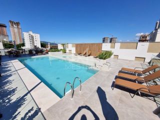 APARTAMENTO 3 SUÍTES MOBILIADO ANDAR ALTO PARA LOCAÇÃO ANUAL NA MEIA PRAIA - REF 124119