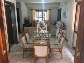 CASA NA QUADRA MAR EM MEIA PRAIA