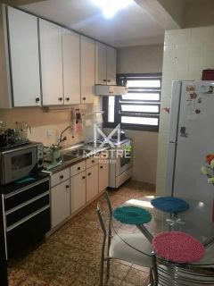 CASA NA QUADRA MAR EM MEIA PRAIA