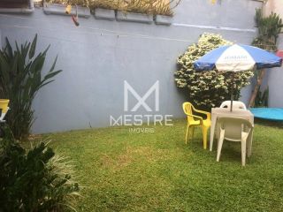 CASA NA QUADRA MAR EM MEIA PRAIA