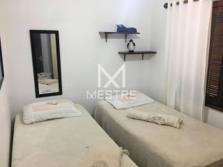 CASA NA QUADRA MAR EM MEIA PRAIA