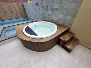 MORE EM UM APARTAMENTO QUADRA MAR
