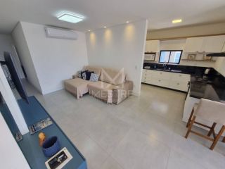 MORE EM UM APARTAMENTO QUADRA MAR