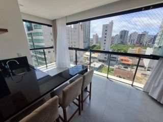 MORE EM UM APARTAMENTO QUADRA MAR
