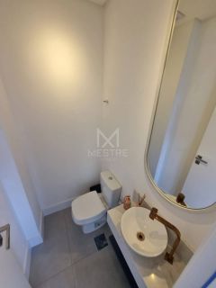 MORE EM UM APARTAMENTO QUADRA MAR